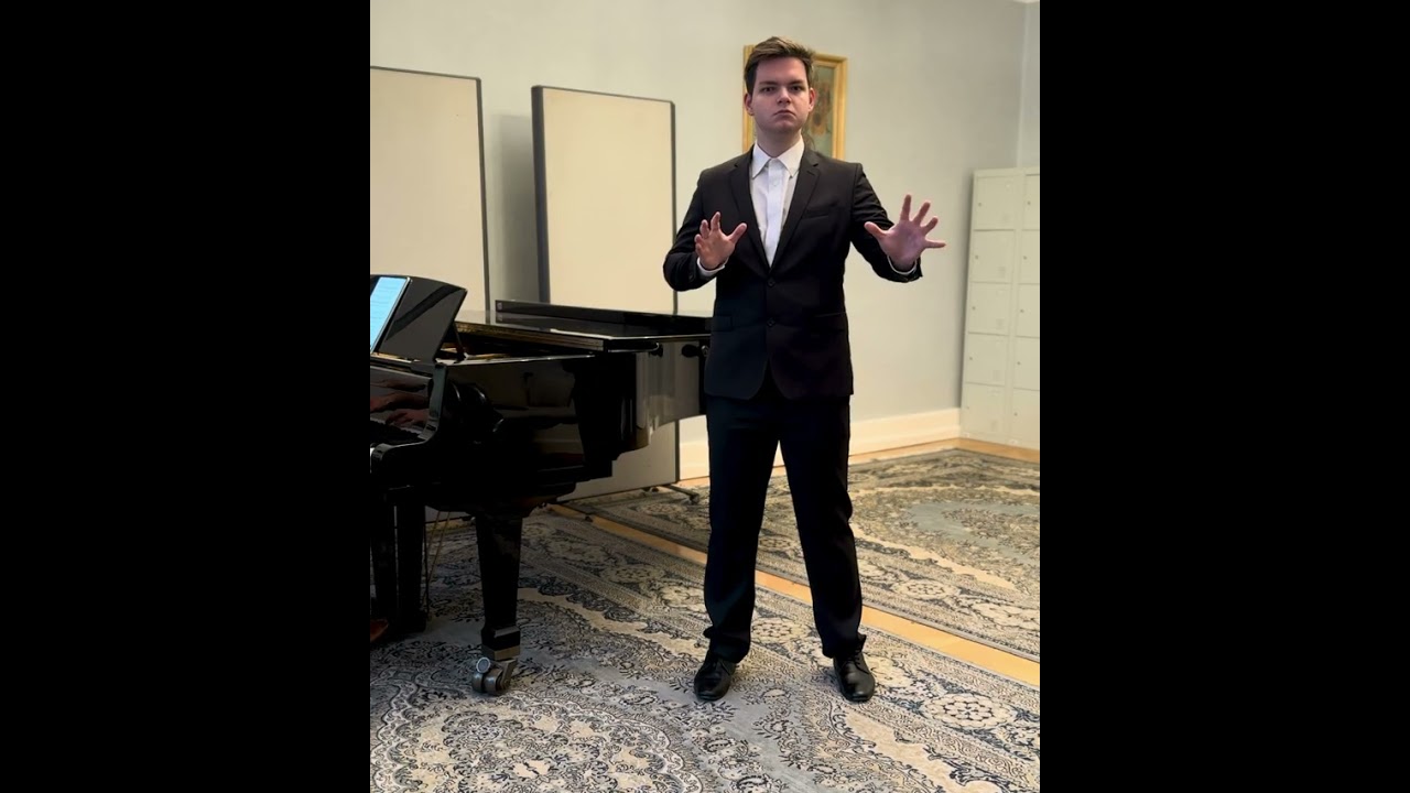 Czech bassbaritone Theodor Šimáček sings aria La calunnia from Il barbiere di Siviglia.