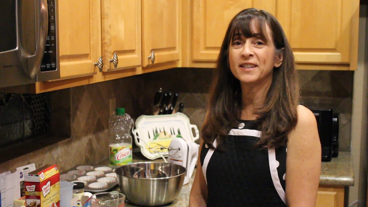 How to Make Churro Cupcakes