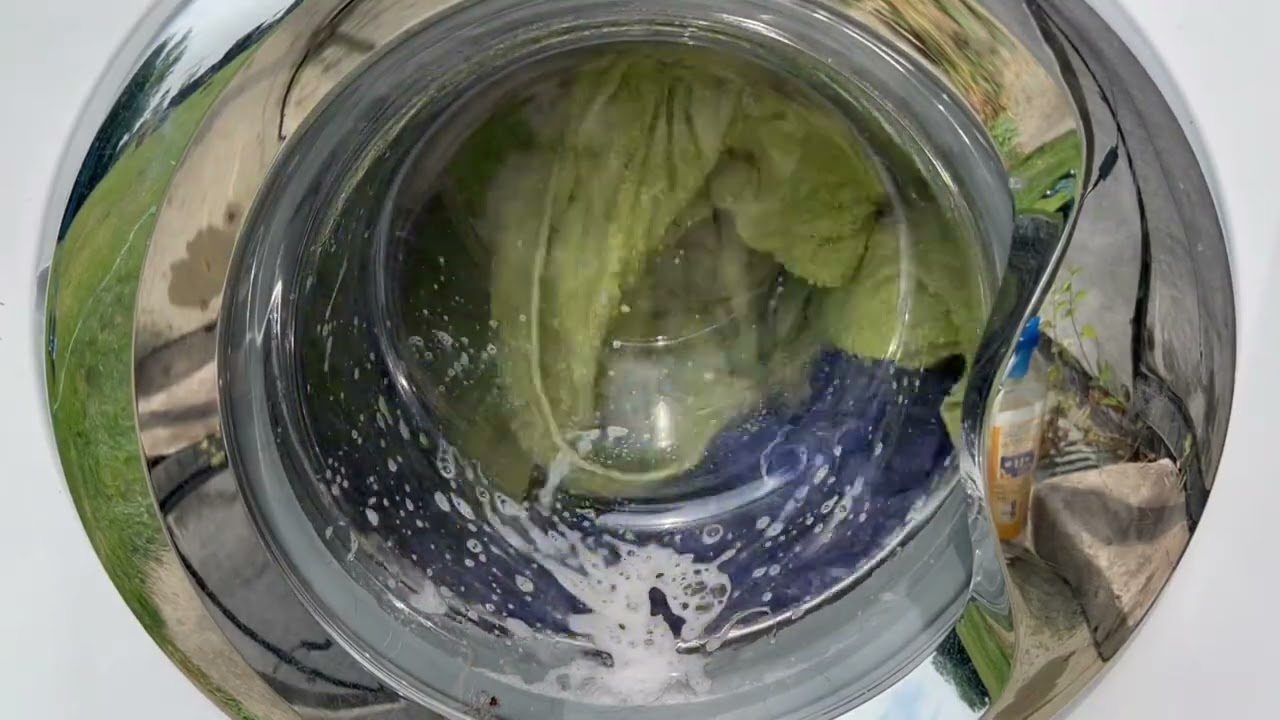 Beko WMB91442LW - Daily Quick 50° Last ever Wash filmed