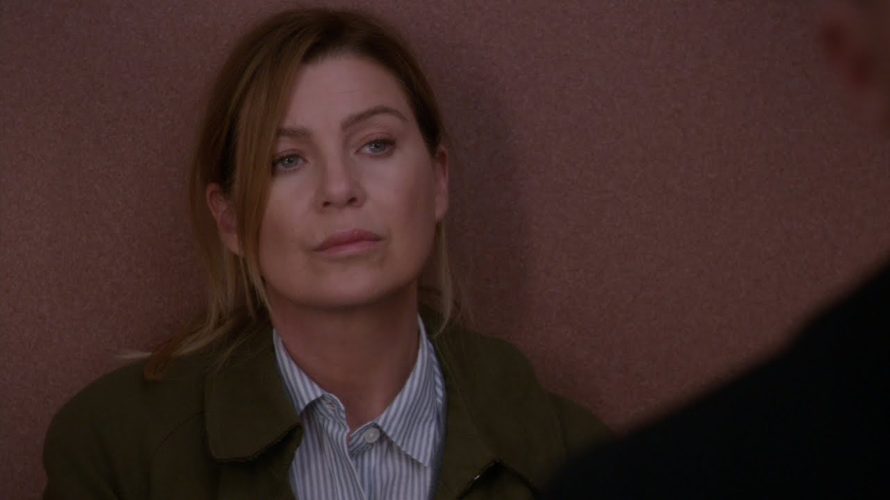 A Car Crashes Into the Emerald City Bar - Grey's Anatomy