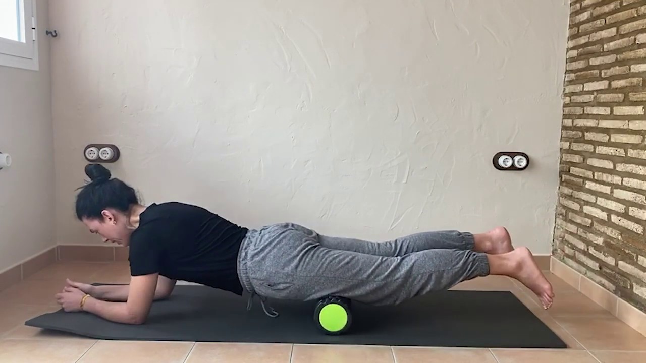 Pilates en casa: Foam Roller, Masaje en miembro inferior con rodillo de masaje para relajar músculos