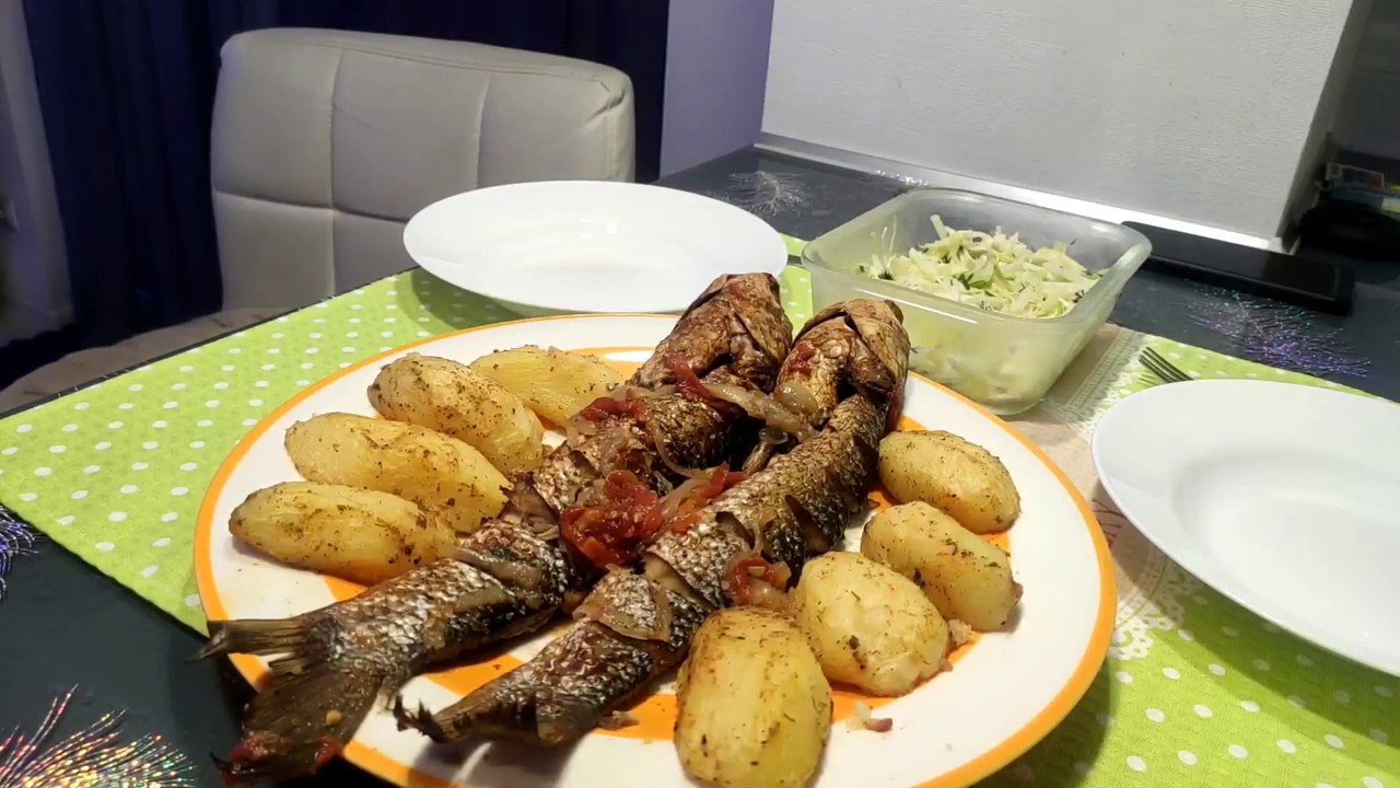 Рыба в духовке..Кефаль в духовке.Рыба с овощами