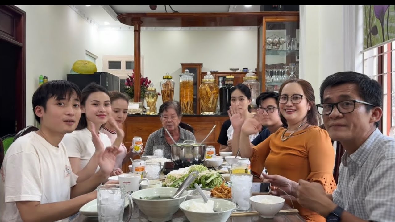BỮA ĂN “ TRÀN NGẬP TIẾNG CƯỜI “ HẠNH PHÚC CỦA THANH VÀ SUN - GIA ĐÌNH SUM HỌP TÂM SỰ