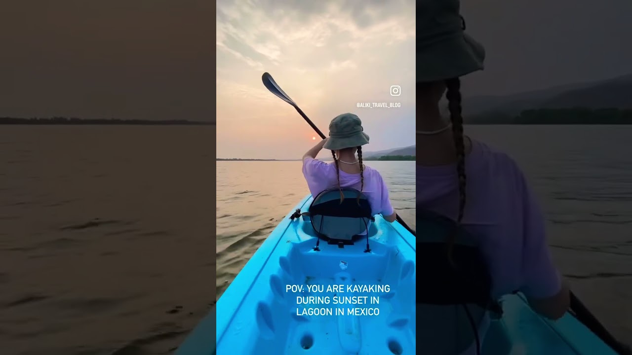 Sunset Kayaking in Mexico 🇲🇽💛 #puertoescondido #mexico #kayaking #travel