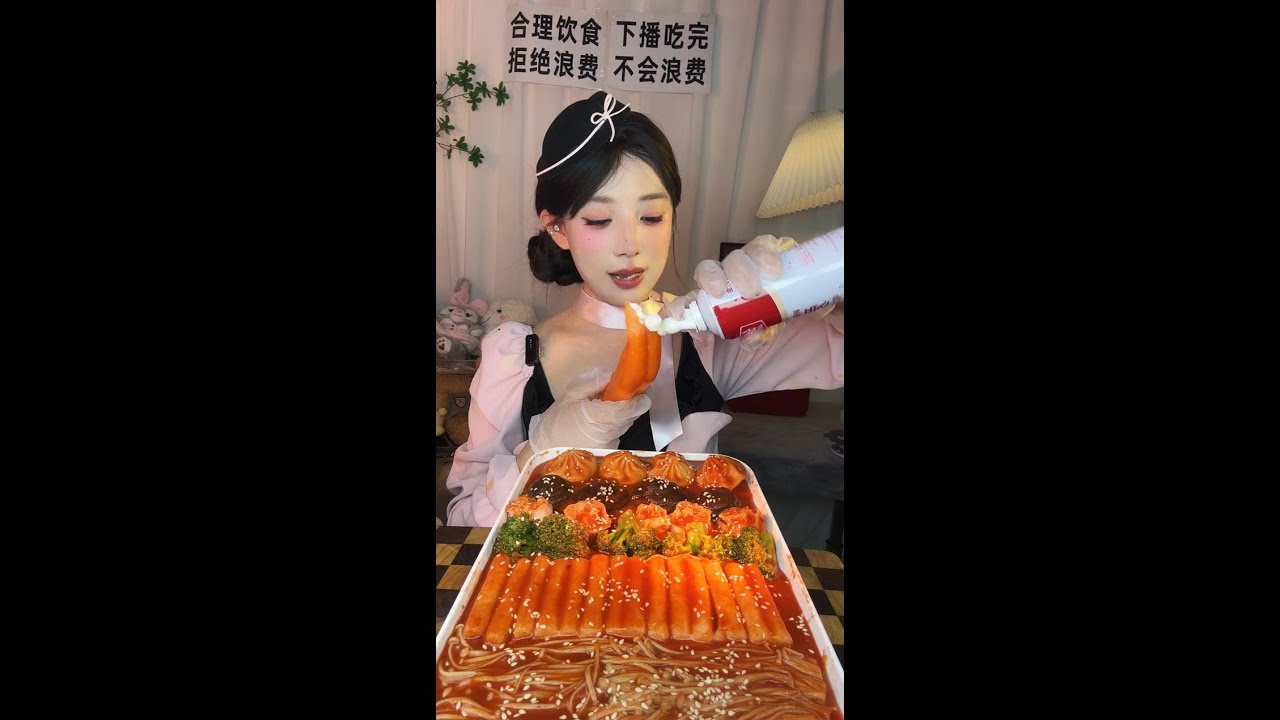 🔴 LIVE: Chinese Girl Eat & Chat | Cozy Mukbang ASMR, Gentle Eating Sounds & Chill Vibes