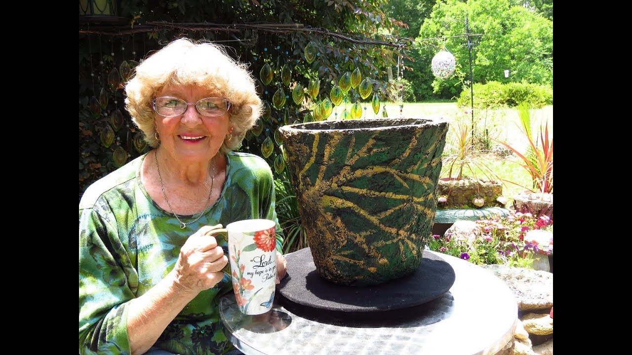 How To Make A Beautiful Old Tree flower Pot in Ga.  U. S. A.