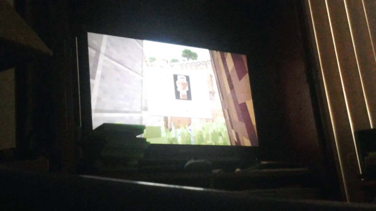 Aisix playing minecrat