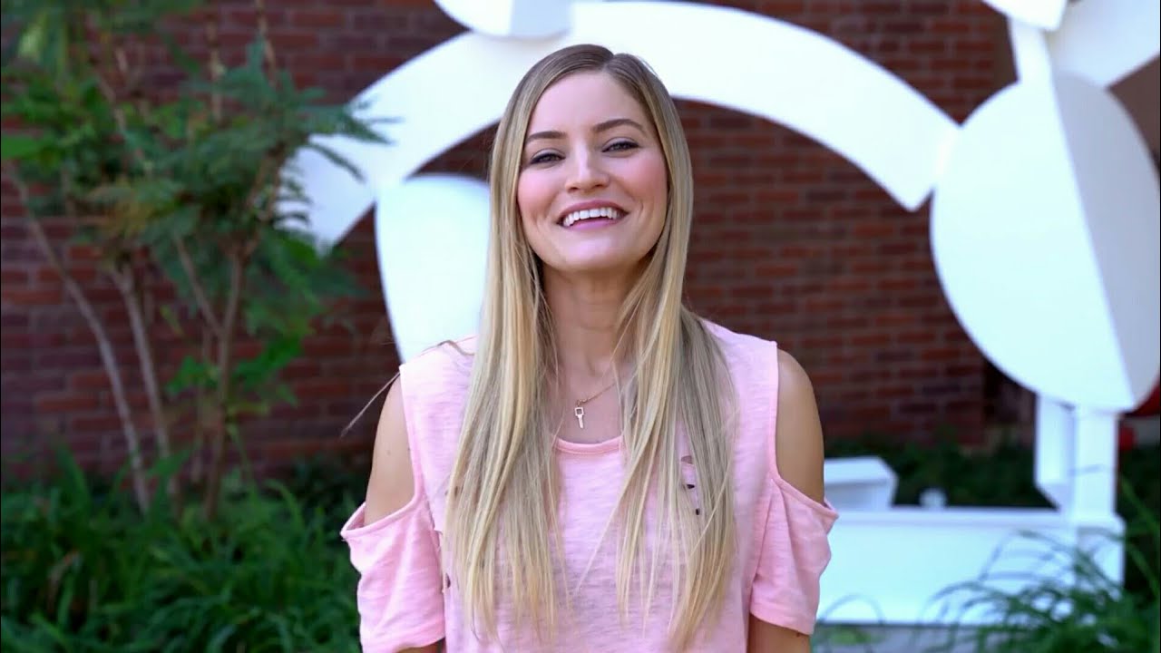 ijustine - tech youtuber - super best top technology reviewer - cute & pretty - music - SCREENSHOTZ