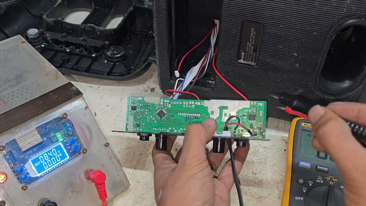 Bluetooth speaker no power problem repair tutorial guide for beginners