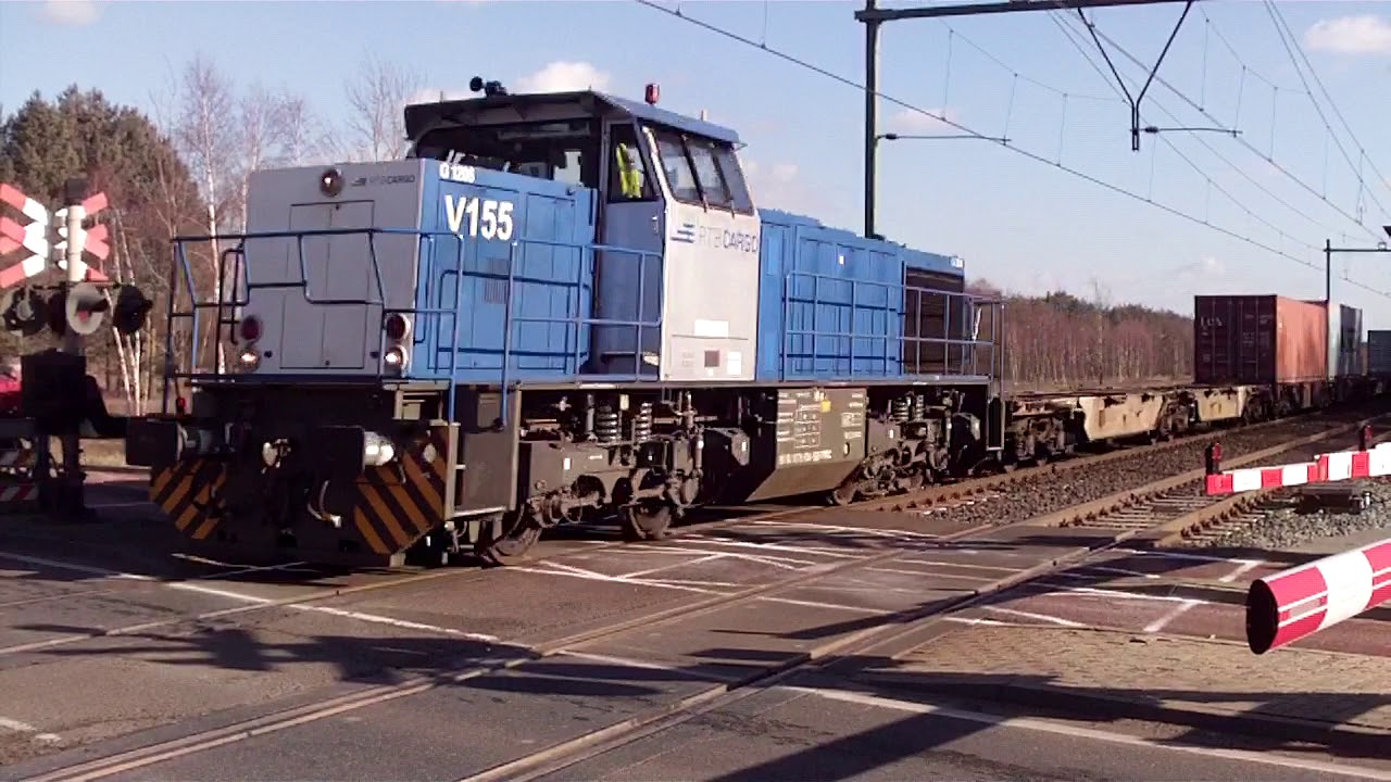 G1206 Diesel Locomotive RTB Cargo with Blerick Shuttle Container Train at Blerick NL 16.2.2018
