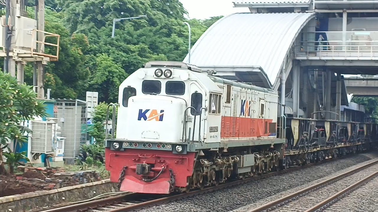 Beberapa moment kereta api ngebut dan lokomotif livery || 1 - 15 Desember 2025