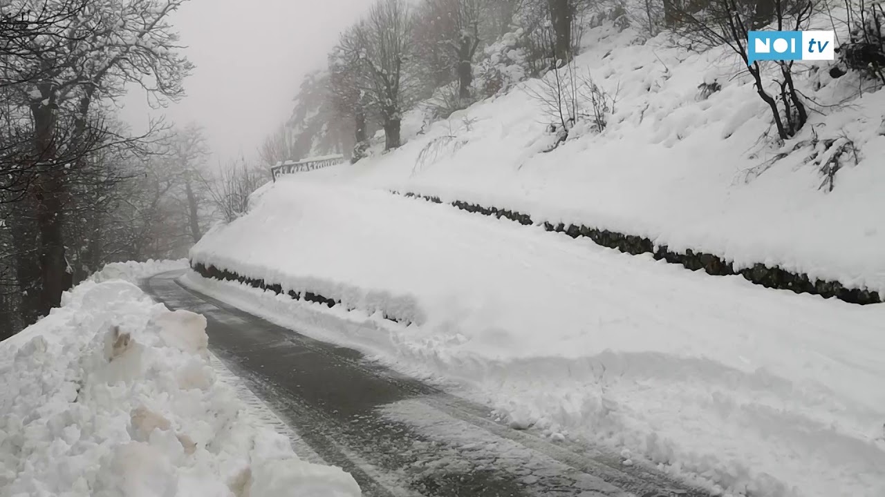 Neve copiosa in Garfagnana; black-out elettrico da stanotte in molti paesi