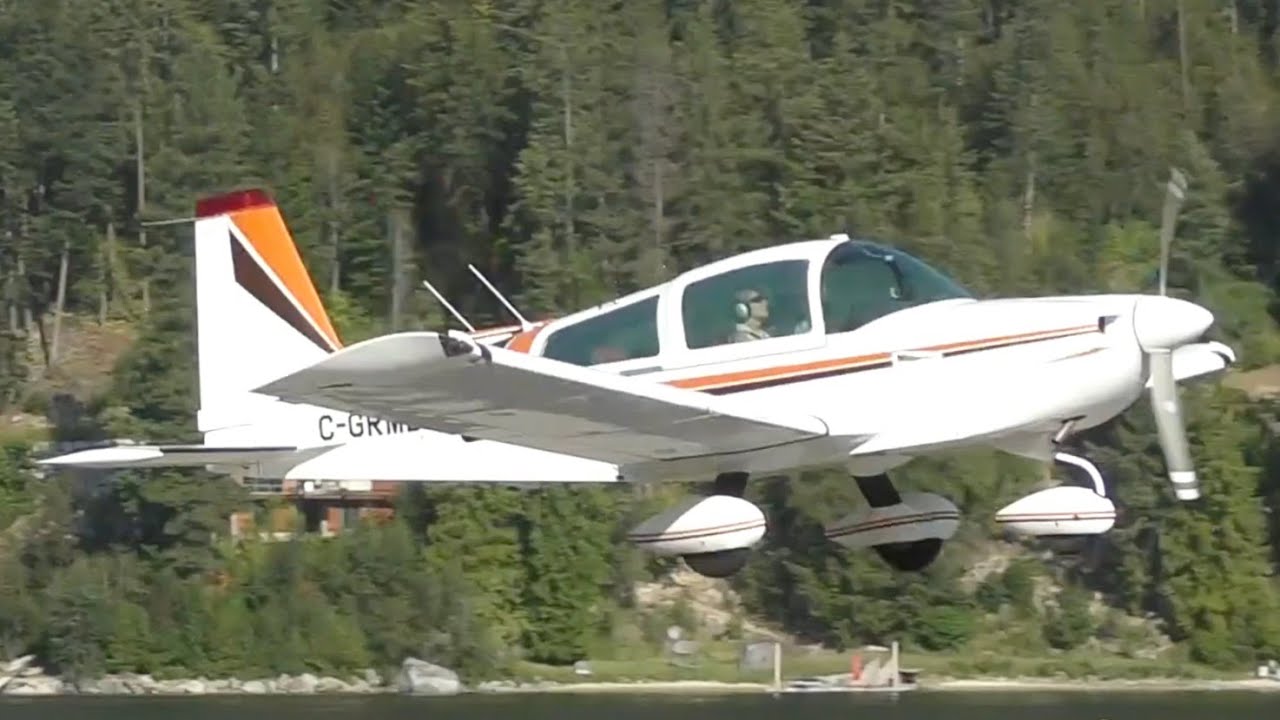Grumman American AA-5 Traveler Takeoff