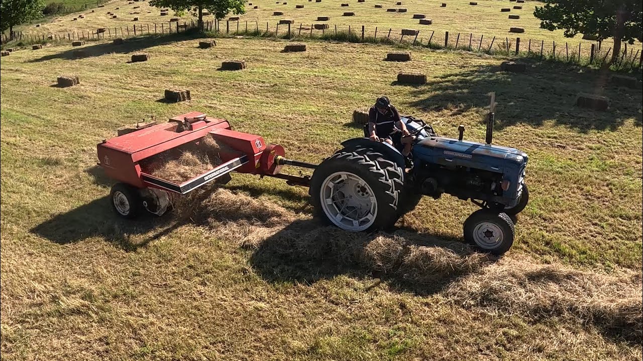 Last paddock of hay for now, 930 bales so far