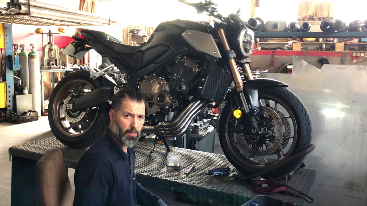 Honda CB650R- Escapes Escorpião