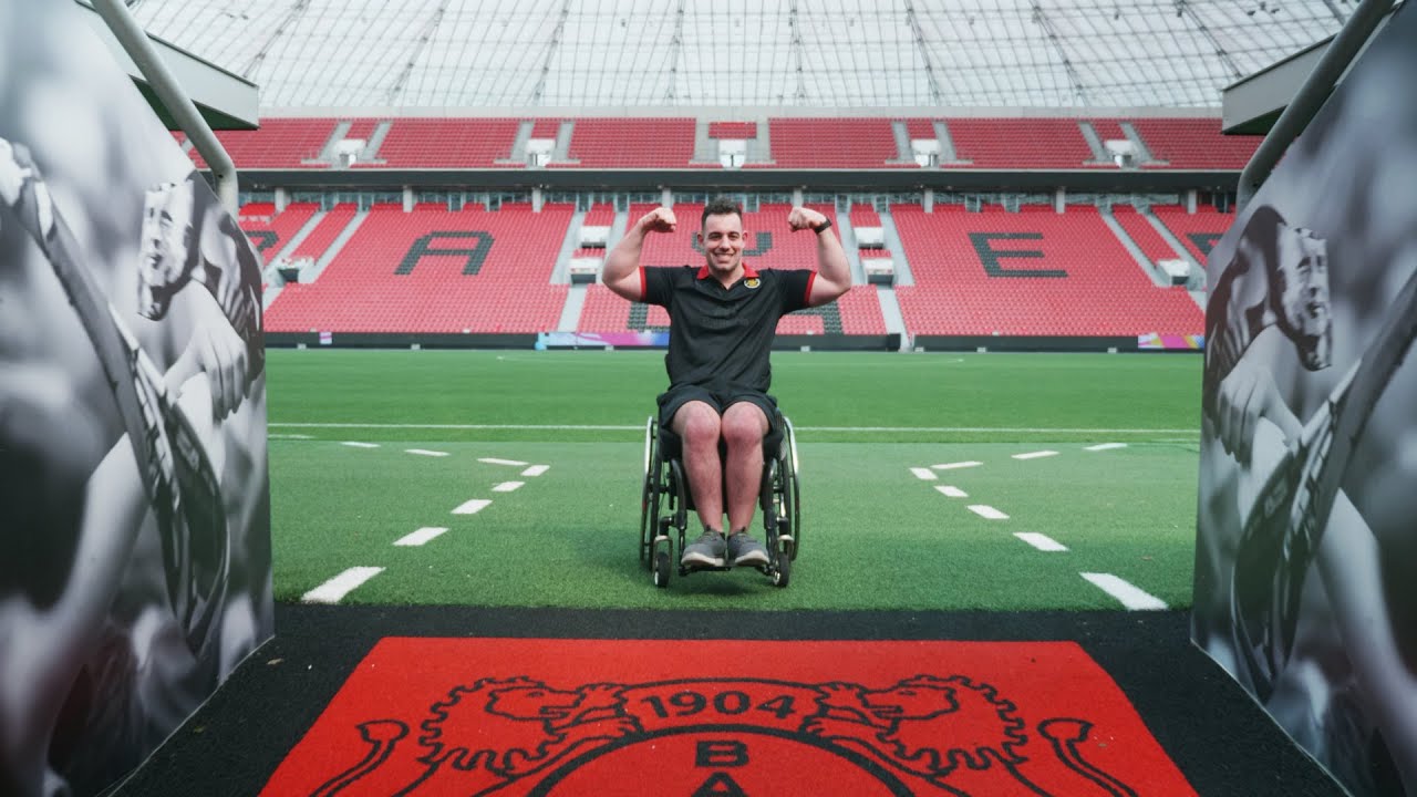 Ich durfte mit dem Rollstuhl auf den Rasen! ♿️🏟️⚽️ Sondertrikot Shoot mit Bayer 04 Leverkusen
