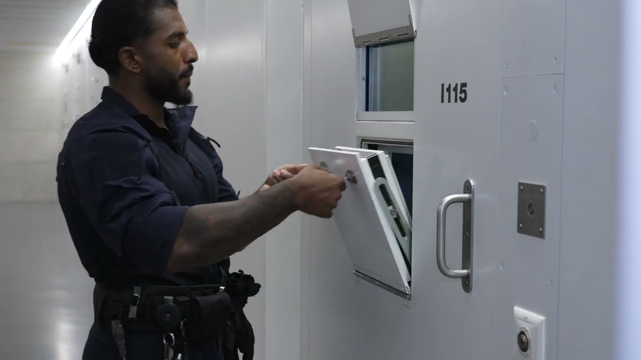 Die vorläufige Festnahme im Gefängnis Zürich West