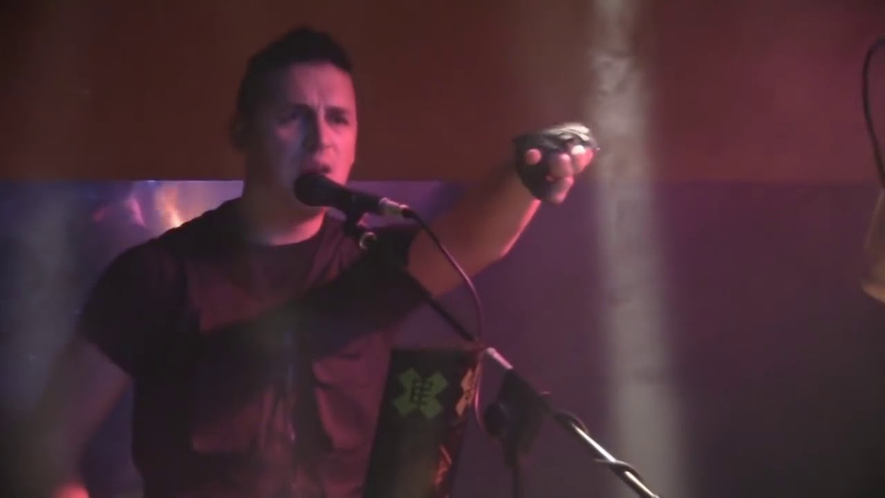 Arian1 - Detengan Las Maquinas (Music Video)
