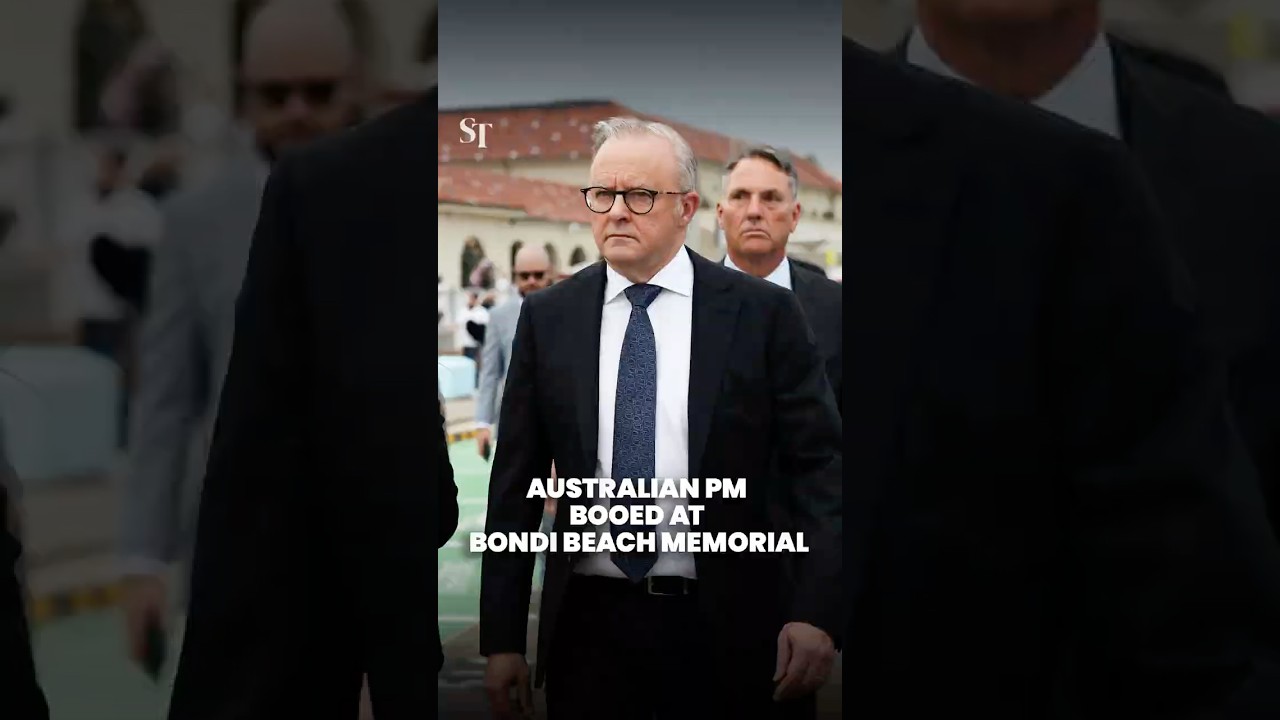 Australian PM booed at Bondi Beach memorial
