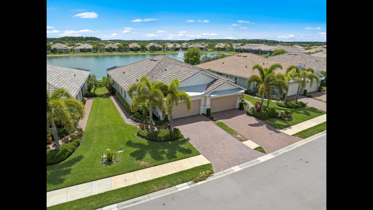 JUST LISTED! 14904 Edgewater Circle, Naples, FL 34114