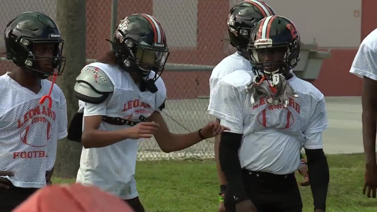 'We're really equal': Meet the deaf football players at John I. Leonard High School