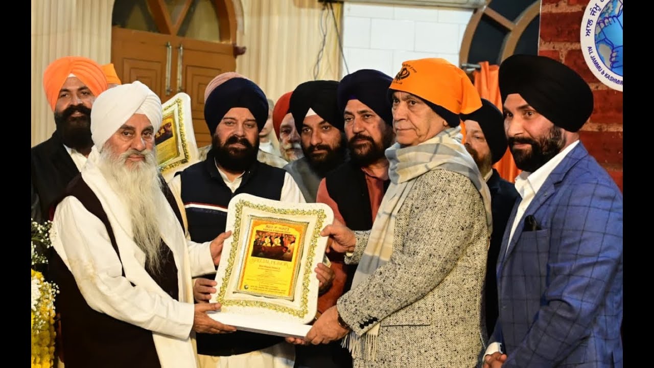 Lt Governor Manoj Sinha pays tributes to the Sahibzades, Mata Gujri Ji and Sri Guru Gobind Singh Ji