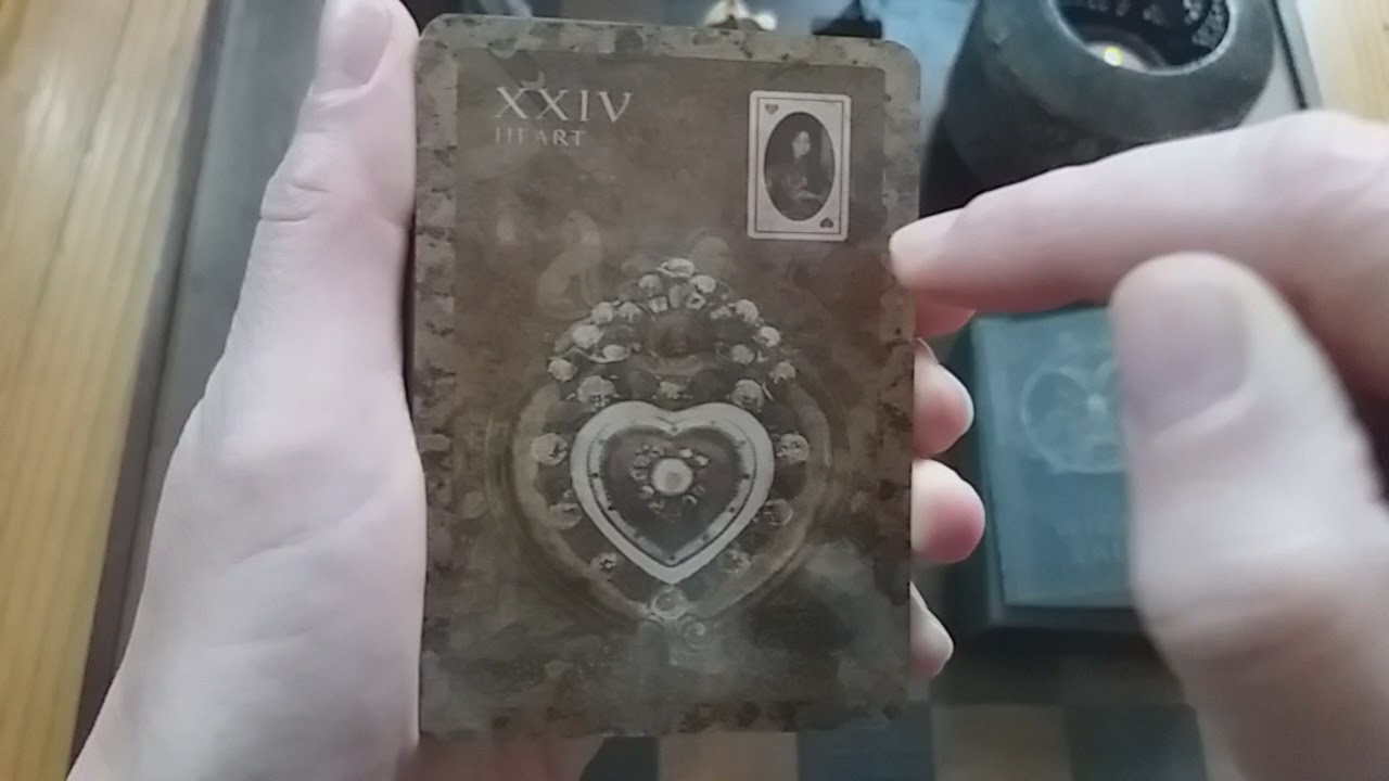The Wizard Laird lenormand de Neil Lovell 💀: dépaysant et gothique ☠😊#malpertuis.co