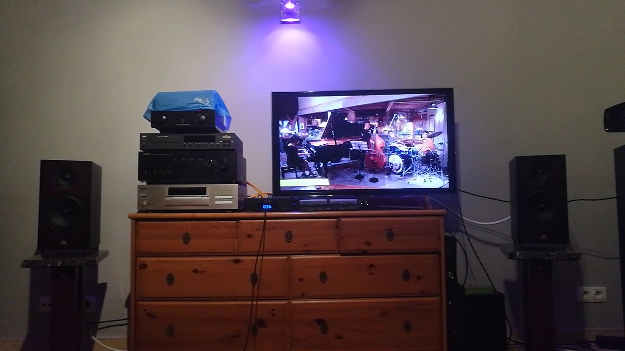 Castle knight 2 / Yamaha as-500 / Hegel HD12 sound