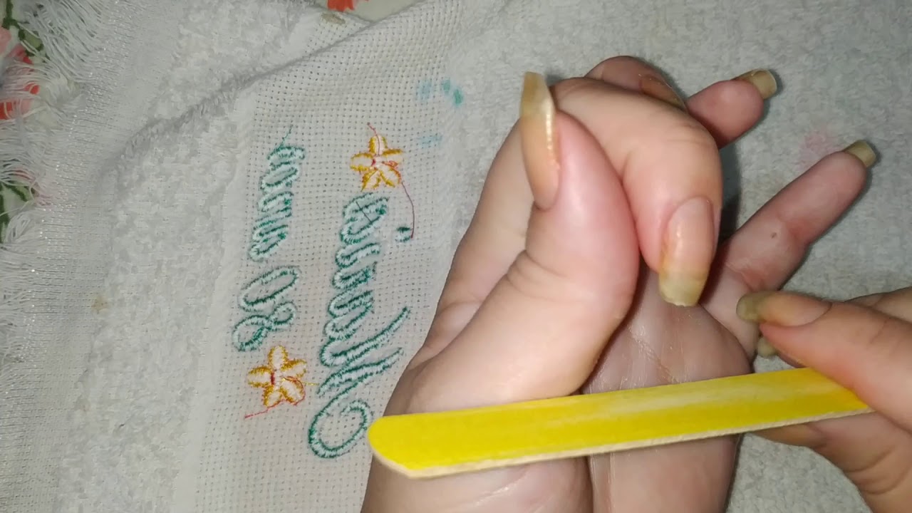 Polindo e lixando minhas unhas naturais