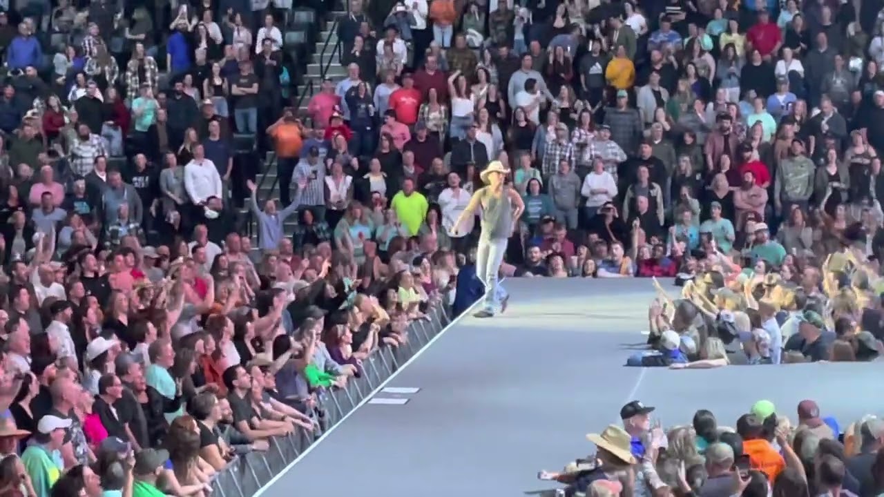 Kenny Chesney - Setting The World On Fire (Live) - Mohegan Sun Arena, Wilkes-Barre, PA - 4/8/23