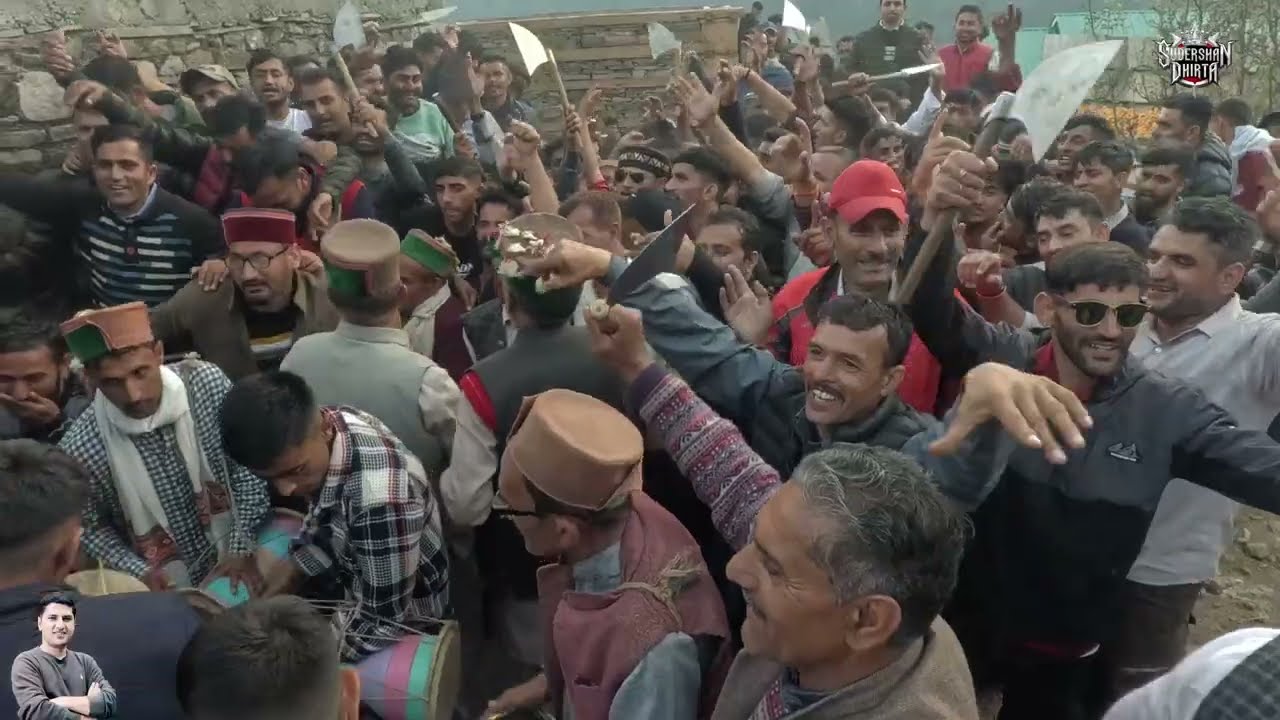 संस्कृति को आज भी संजोए है यहां के लोग। दीवाली काण्डा-बनाह।