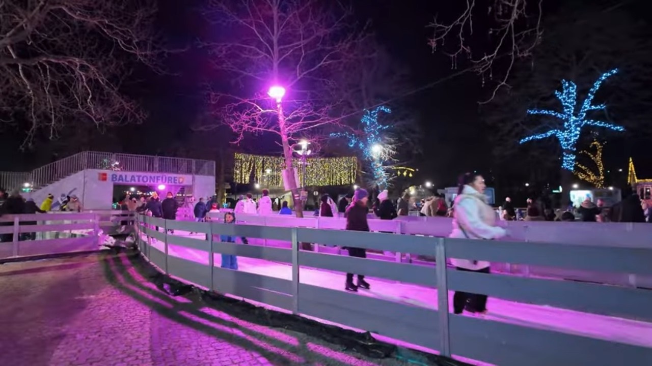 Balatonfüred Ice Rink Walk 🇭🇺 | Ice Skating by Lake Balaton & Christmas Lights