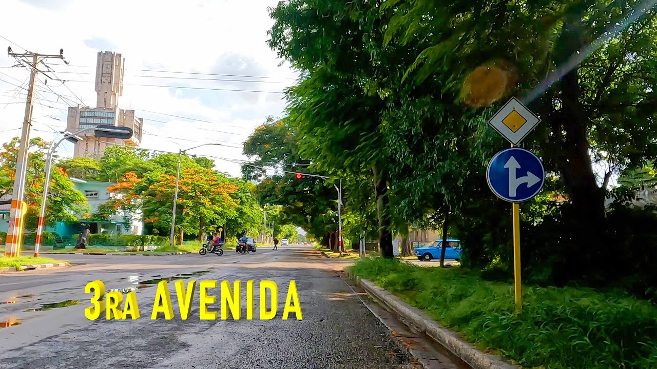 Así está la avenida Tercera en Miramar / Cuba