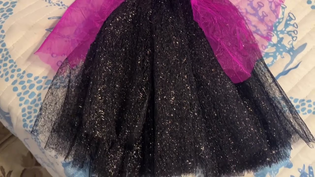 Making a Halloween Witches Broom