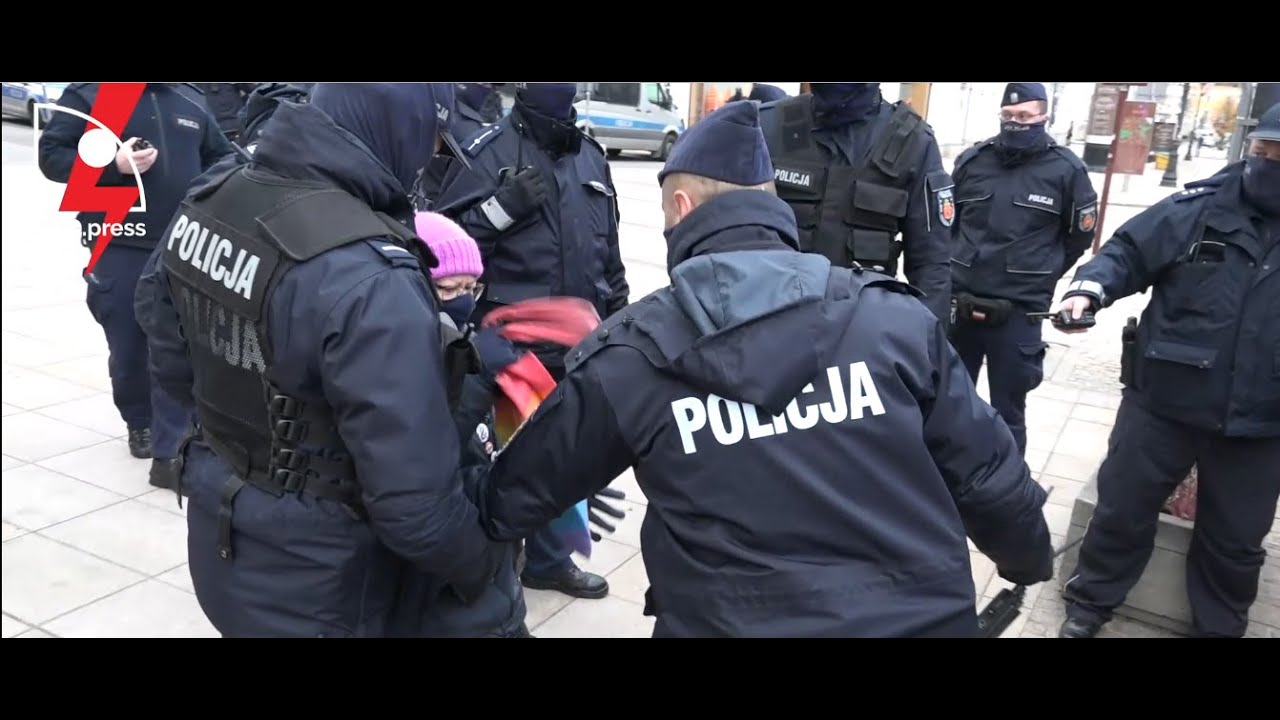 Film z zatrzymania Polskiej Babci.