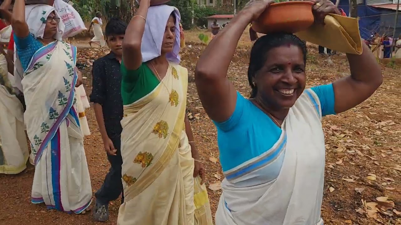 നൂറനാട് ഉളവക്കാട് കാരിമുക്കം ഭഗവതി ക്ഷേത്രം ചരിത്രപ്രസിദ്ധമായ കലം പൂജ എഴുന്നള്ളത്ത് 🙏