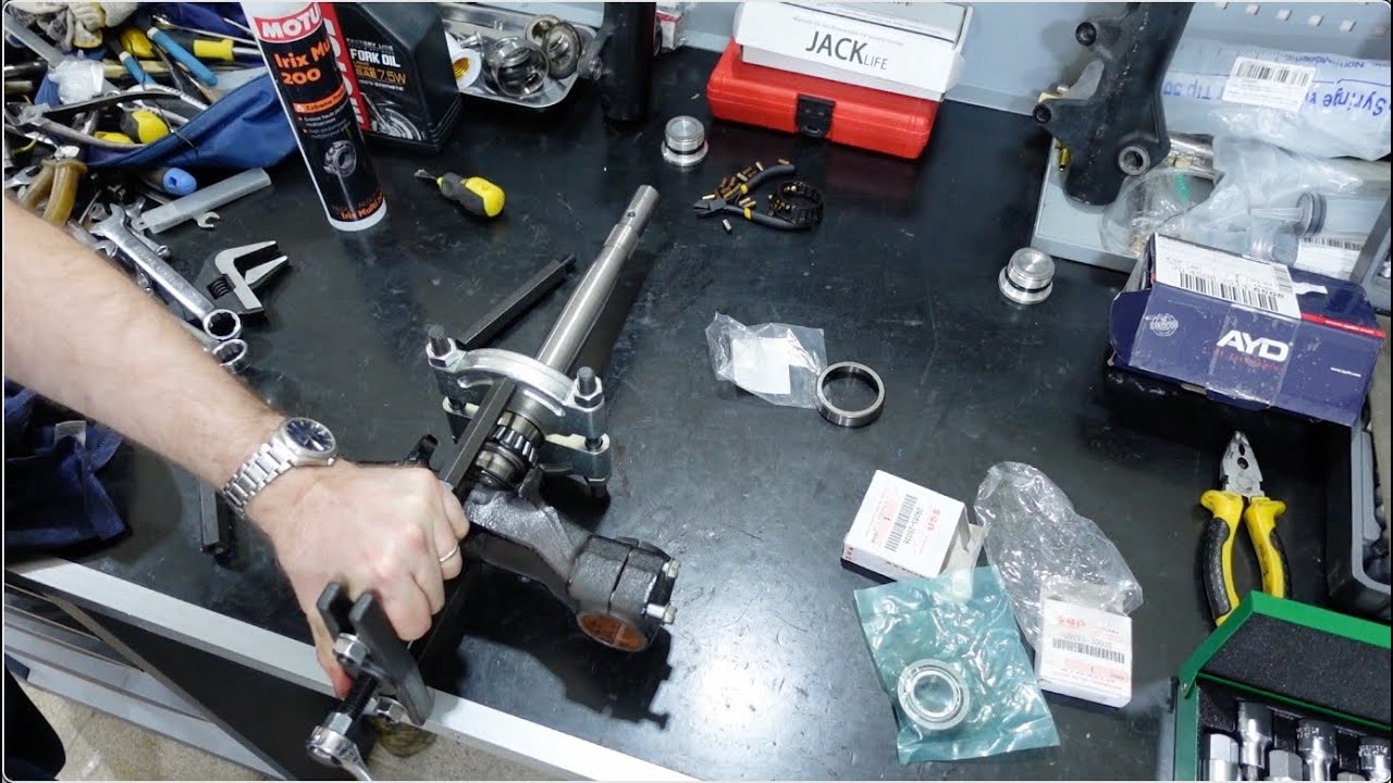 Обслуживание вилки Suzuki Burgman Skywave k7 ч3 (Установка подшипников рулевой колонки)