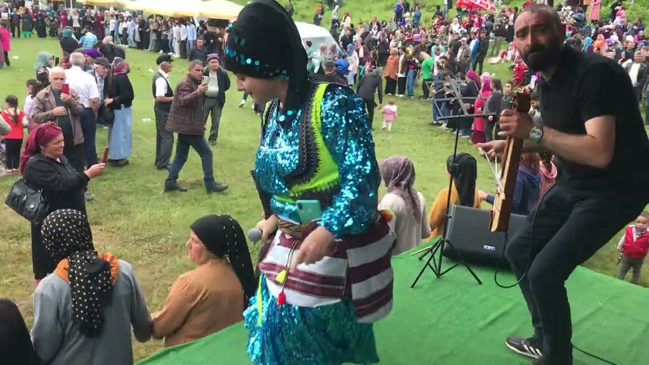 ✅Yeşim ÇİVELEK- & Ayhan OĞUZ Tonya Zere yaylası şenliği Büyük horon halkası Süper Kemençe Horon