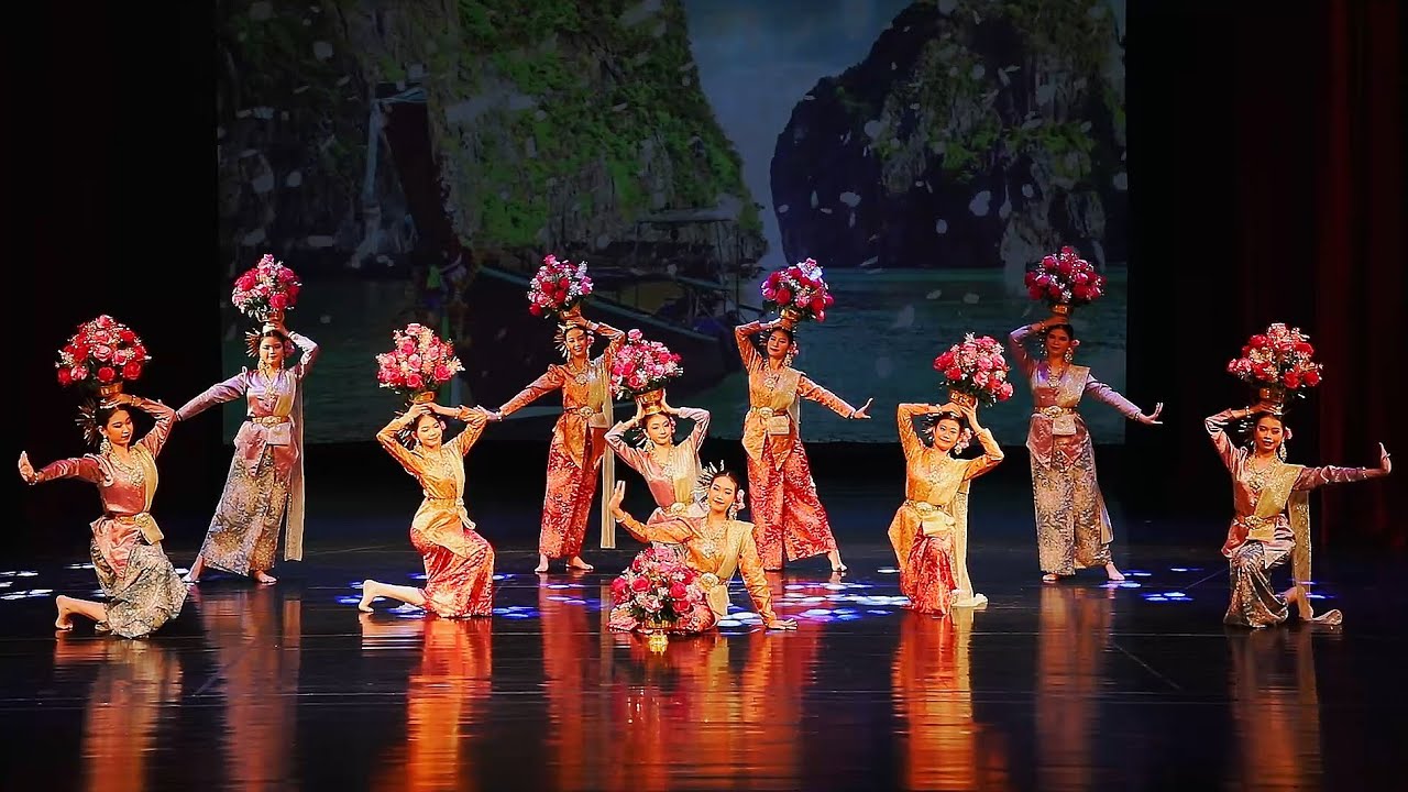 ระบำตารีบุหงารำไป ‘วิพิธทัศนา วิจิตรา นาฏดุริยางคศิลป์’ การแสดงประจำปี 2565 วิทยาลัยนาฏศิลปเชียงใหม่