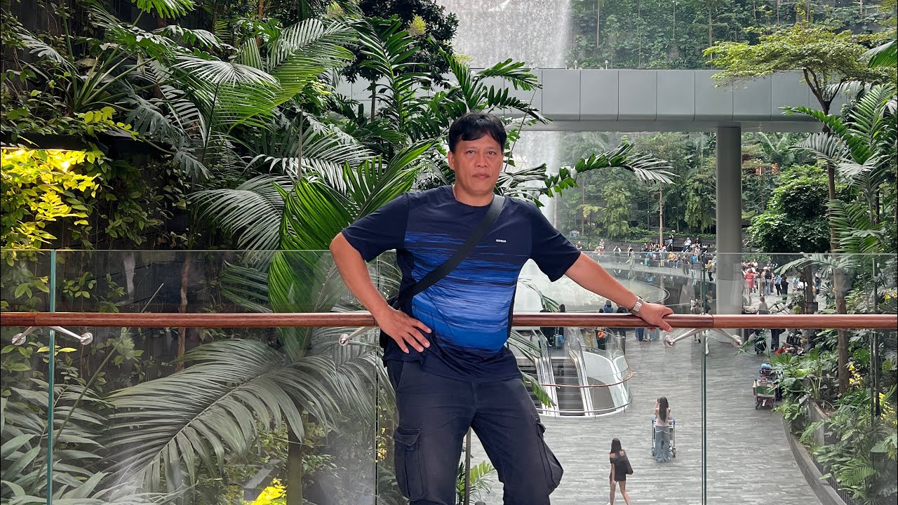 Changi jewel international airport Singapore 
