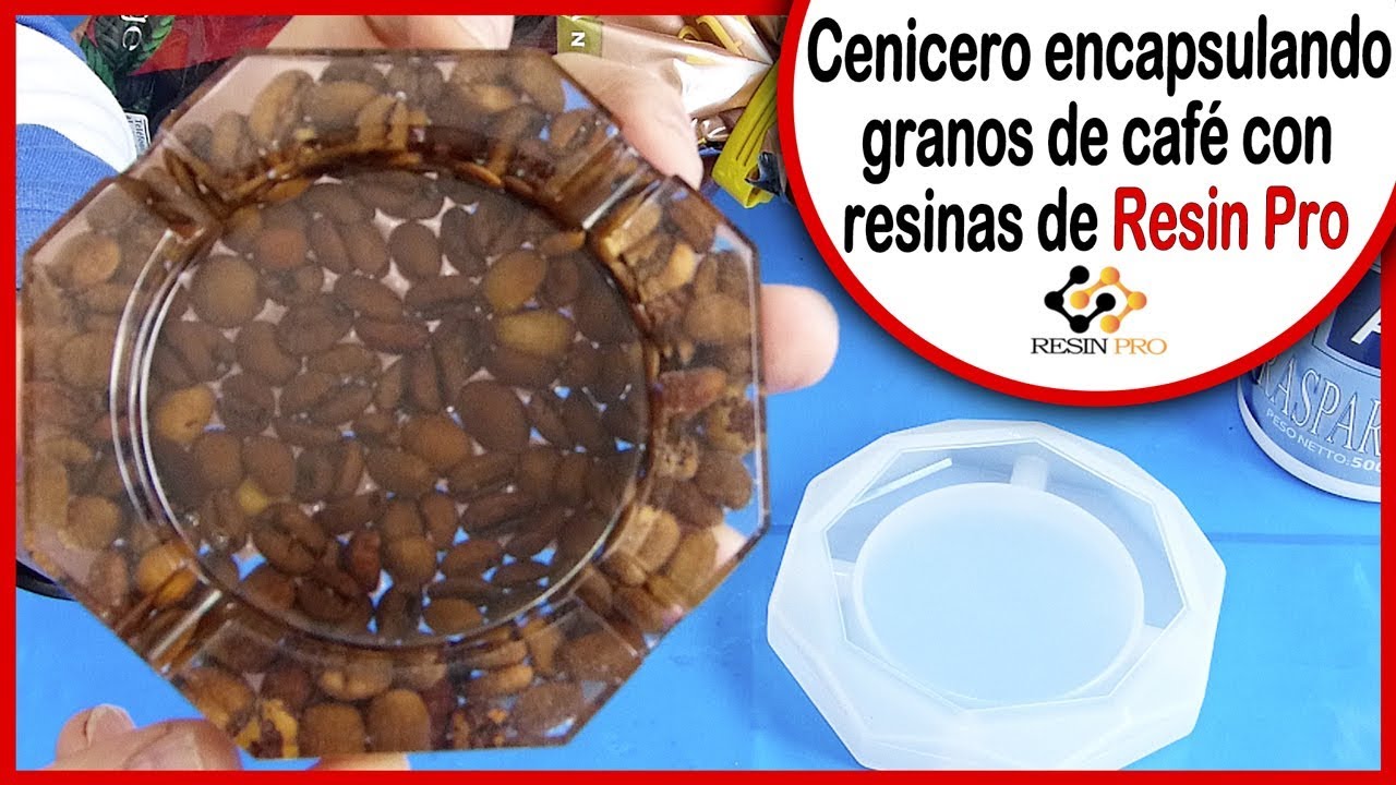 Cenicero encapsulando granos de café con resinas de Resin Pro