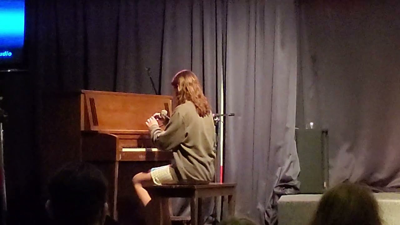 Emily singing Je Te Laisserai Des Mots -Patrick Watson