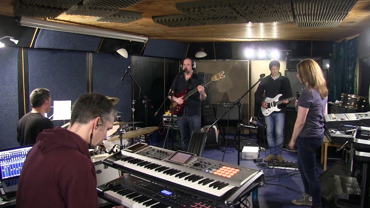 LOVE GAMES (Level 42, covered by Mr Pink).
