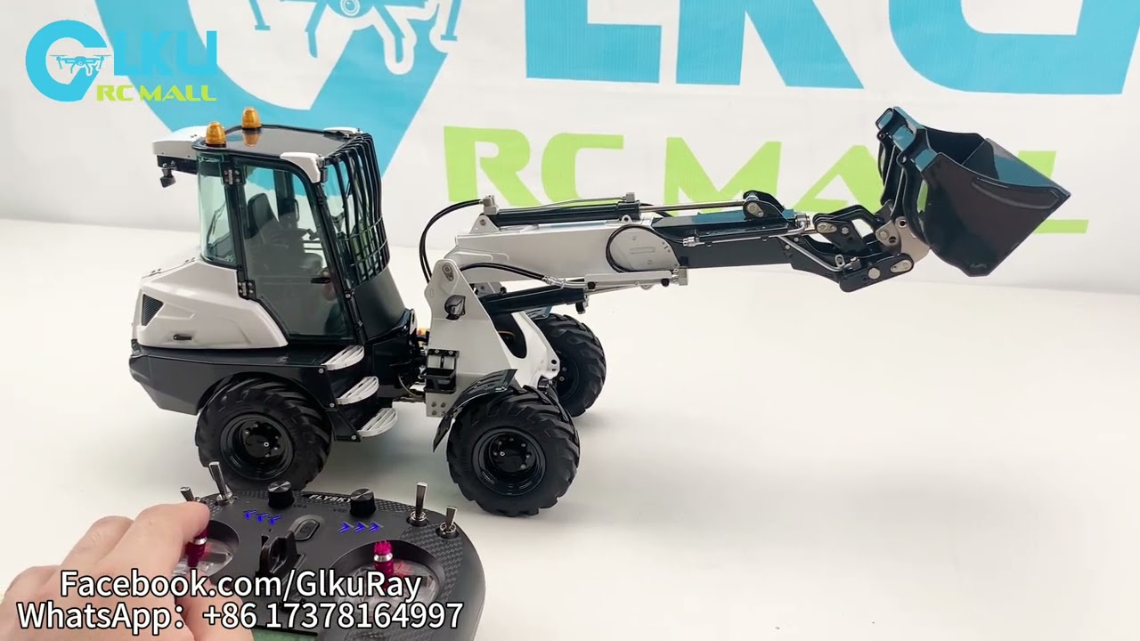 LESU AT1050 loader is compatible with various attachments to achieve different functions.