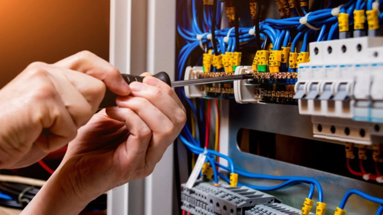 Como configurar e instalar o inversor de frequ&ecirc;ncia CFW700 com acionamento remoto a dois fios!