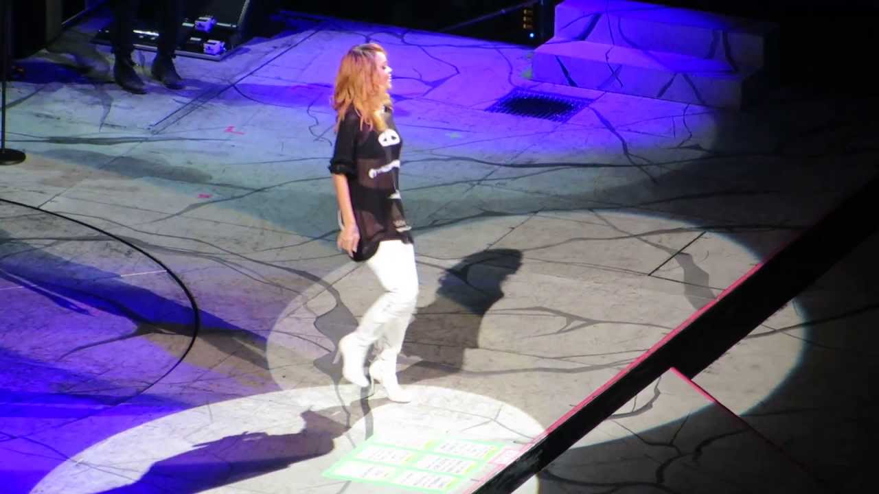 Rihanna - What's My Name (live o2-World Berlin 2013)