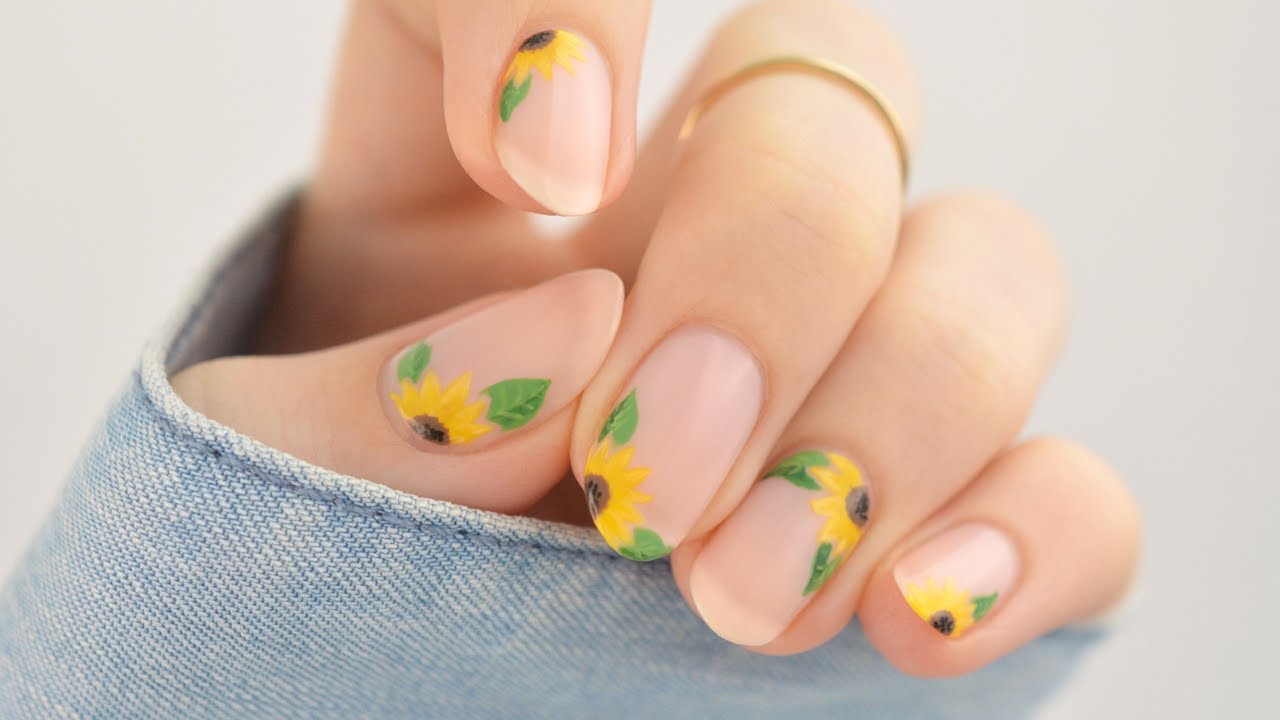 *✧･ﾟ🌻 Minimalistic Sunflower Nail Art 2023 🌻 ･ﾟ✧*