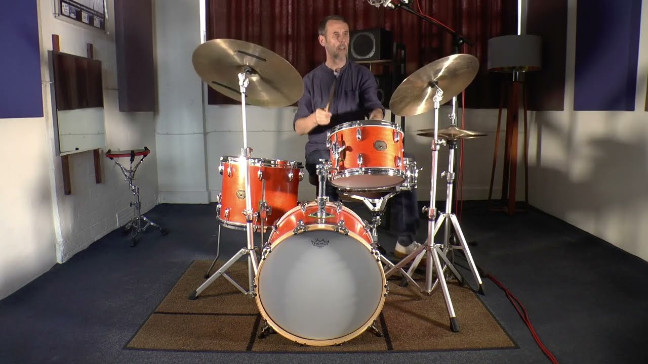 Meet Lulu! Gretsch 1970's Stop Sign Kit Renovation (Demonstration).