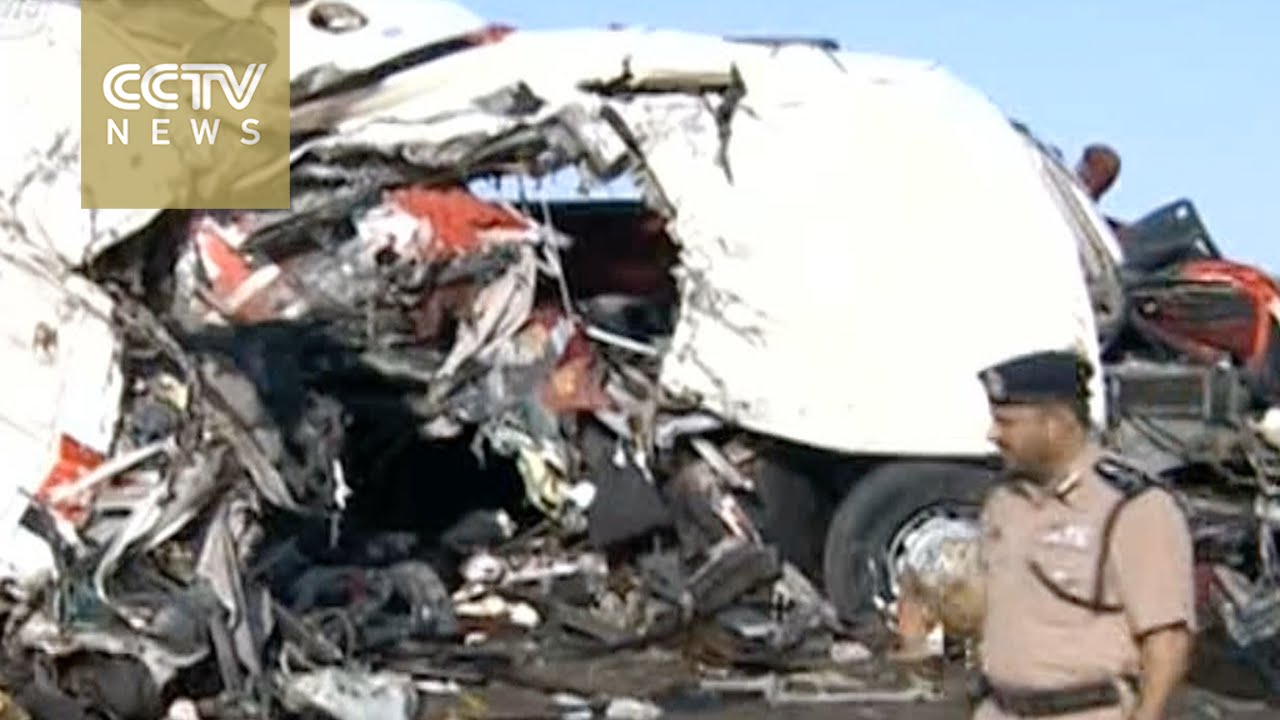 18 people killed in road collision in Oman
