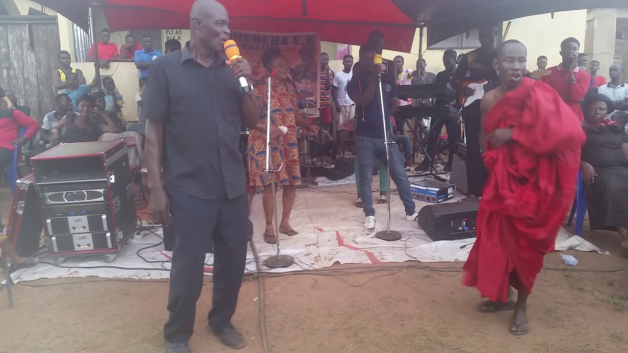 Aseibu Amanfi condolences to Oheneba E.K when lost his mum.